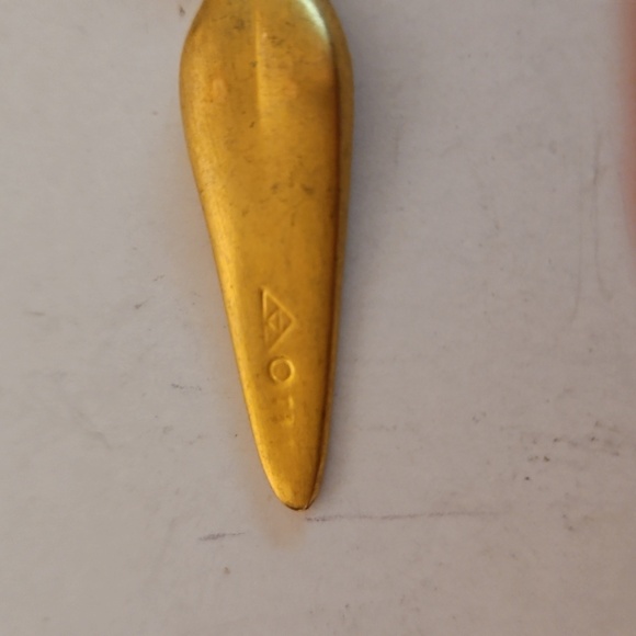 Museum Reprodution Gold-Toned Women Pendant - Picture 5 of 6